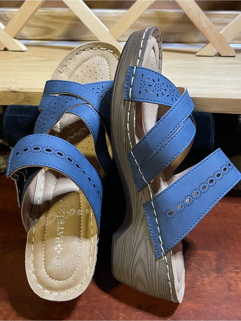 NIB Comfort Wedge Sandal by Patrizia US Sz 8.5 EU 39